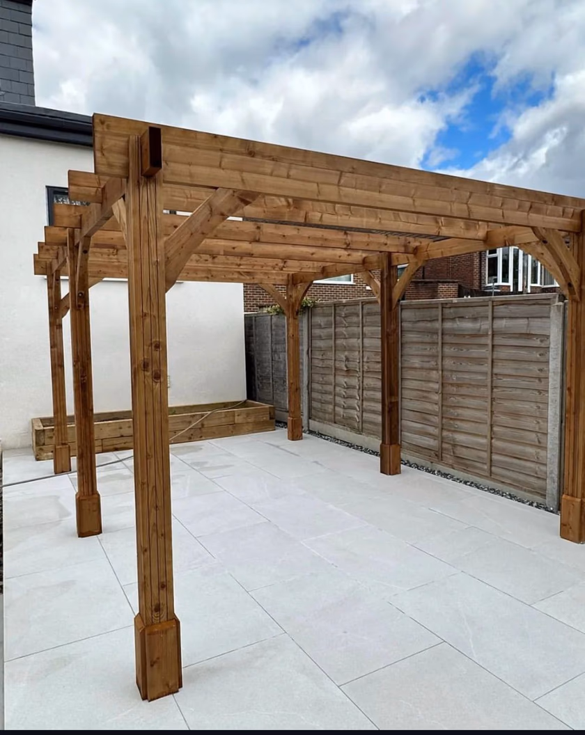 Porcelain patio garden with timber pergola (5)